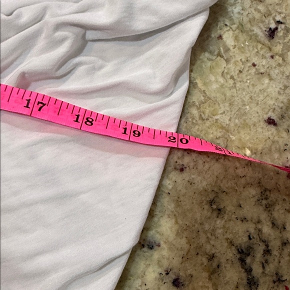 💋Zyia  Women’s  Namaste Long Sleeve T white Size Small - Picture 8 of 8